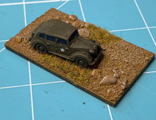 Load image into Gallery viewer, B platoon pack HQ command group 1 AEC, 1 Austin staff, 1 white AC and 1 MW
