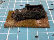 Load image into Gallery viewer, B platoon pack HQ command group 1 AEC, 1 Austin staff, 1 white AC and 1 MW

